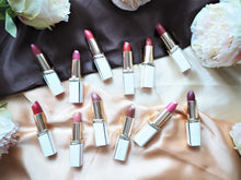 Load image into Gallery viewer, L&#39;Oreal Age Perfect Lipstick
