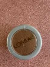 Load image into Gallery viewer, L&#39;Oreal On-The-Loose All Over Highlighter
