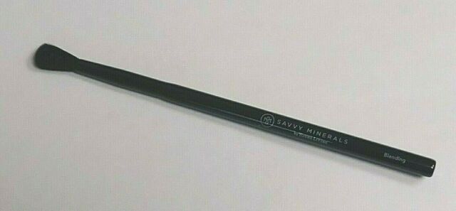 Savvy Minerals by Young Living Blending Brush
